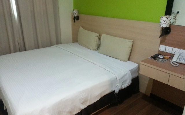 Maxim Hotel