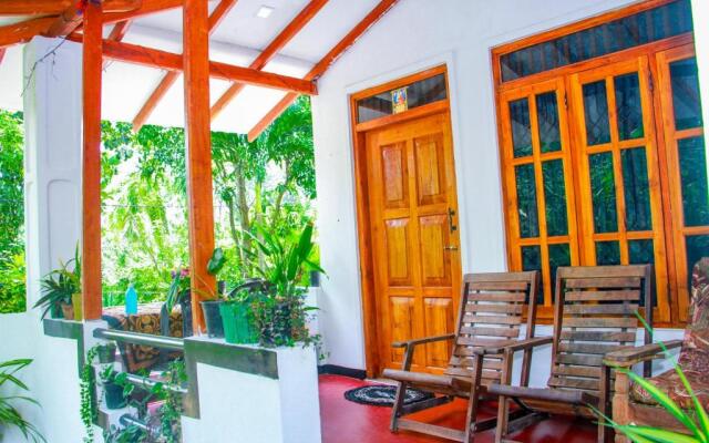 Sigiri Tarushan Home Stay