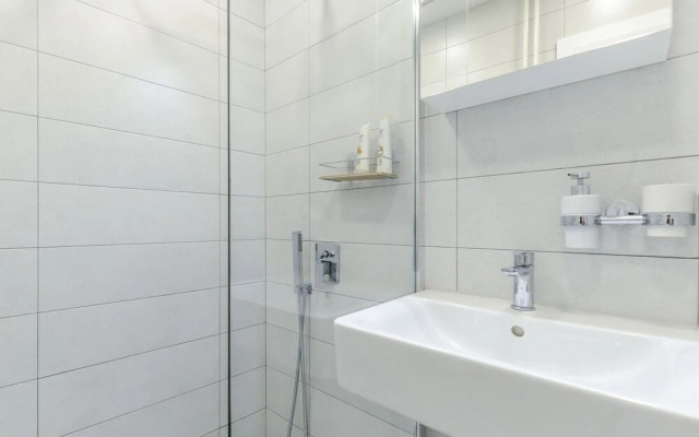 FM Luxury 2-BDR Apartment - Geometric