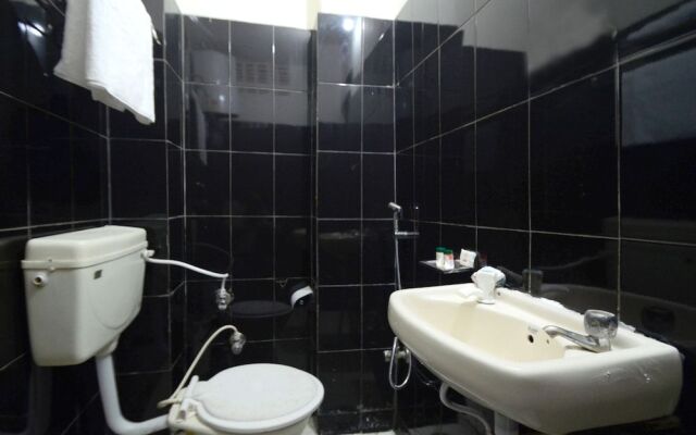 Oyo 28677 Hotel Jeevisha Inn