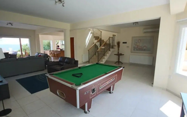 Nireas Seafront Villa