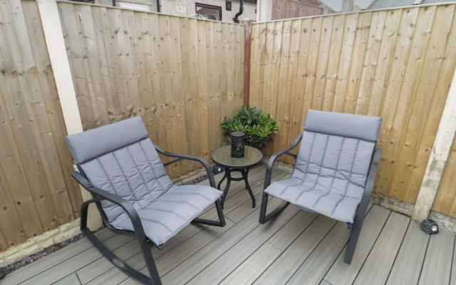 5 Woodside Avenue