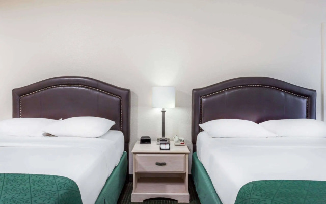 Simple Rewards Inn