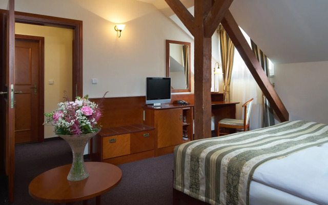 Amigo City Centre Hotel