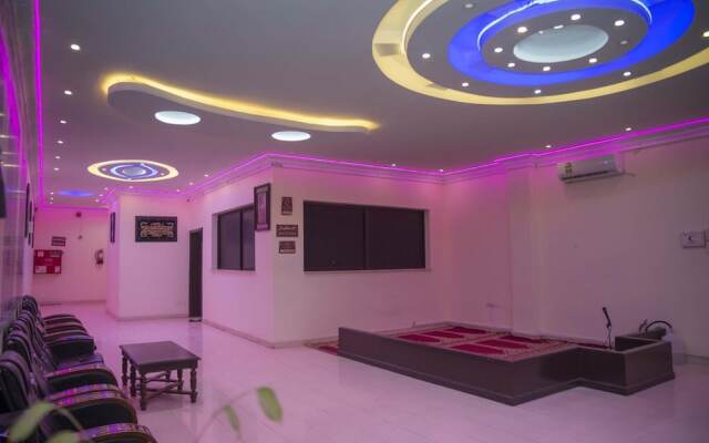 Al Eairy Furnished Apartments Qassim 4