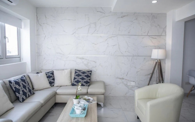 Larnaca Finikoudes Suite 405