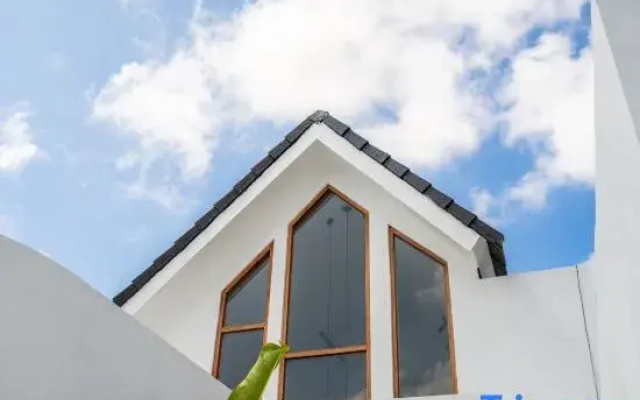 Villa Monstera A7 By Aishwarya Internasional