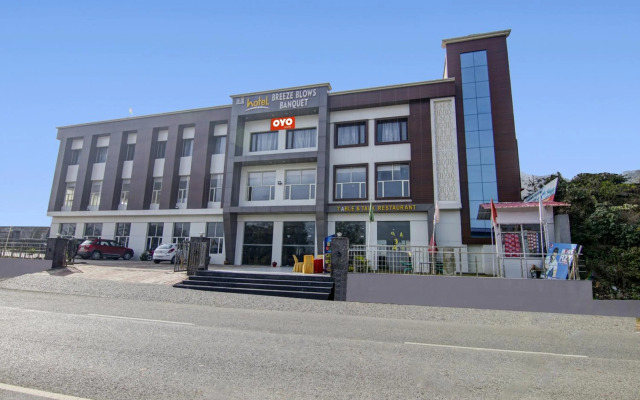 OYO Flagship 80495 Table And Talk