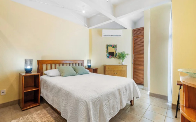 Modern Top-Floor Condo with Panoramic Views and Community Pool