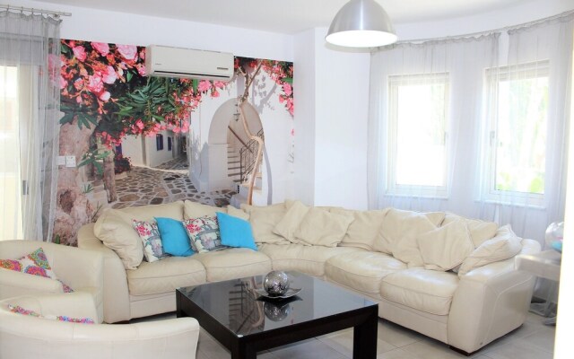 Avrora Villa PV
