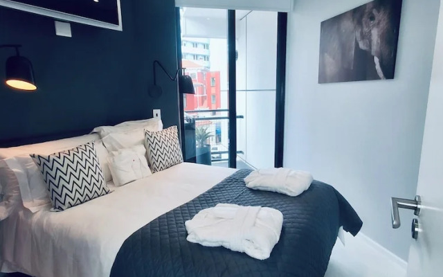 Urban Elephant Express The Flamingo