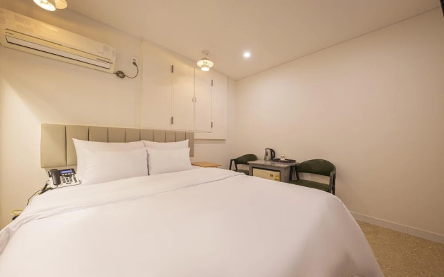 Cheonan Honeymoon Motel