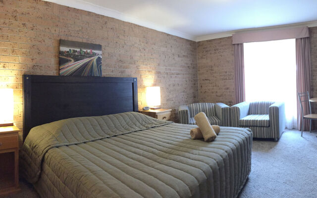 White Lanterns Motel