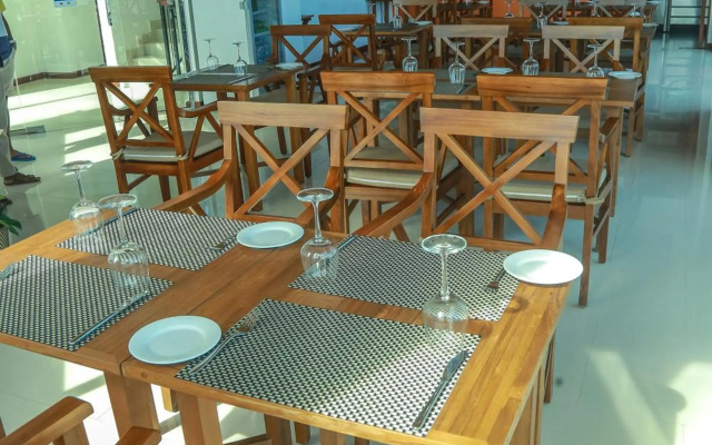 Oceanfront Galle Apartment L4-10