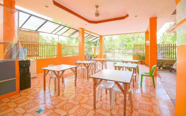 J5 Guest House & Restobar