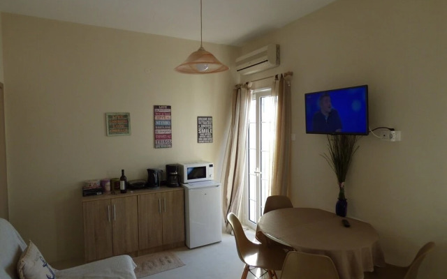Paraportiani Guesthouse