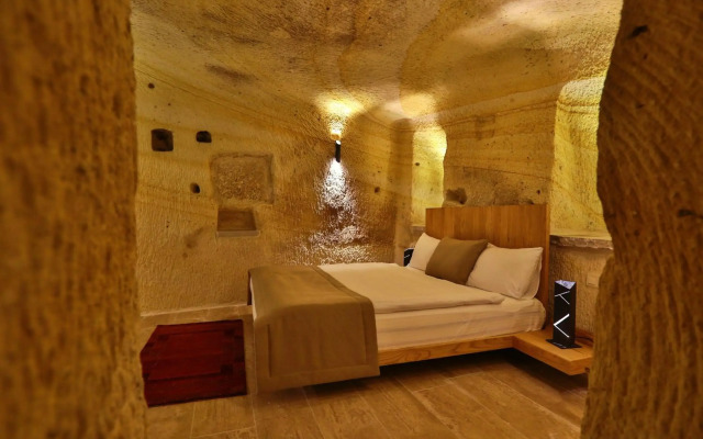 Acropolis Cave Suite
