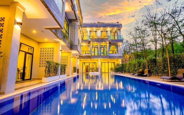 Rainforest Hotel by NSUN