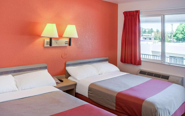 Motel 6 Ukiah, CA