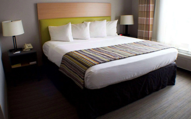 Country Inn & Suites by Radisson, Appleton Airport - Fox River Mall Area