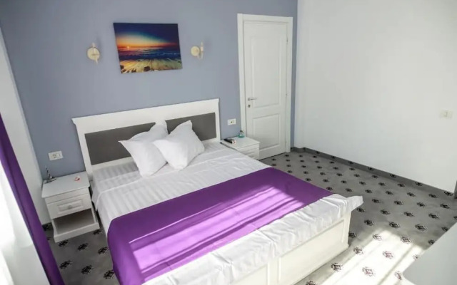 Hotel Tadora