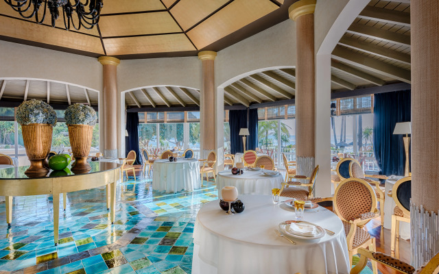 Las Dunas Grand Luxury Hotel