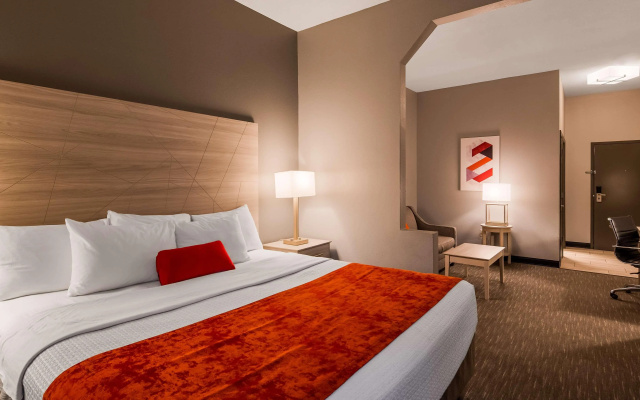 Best Western Plus New Cumberland Inn & Suites