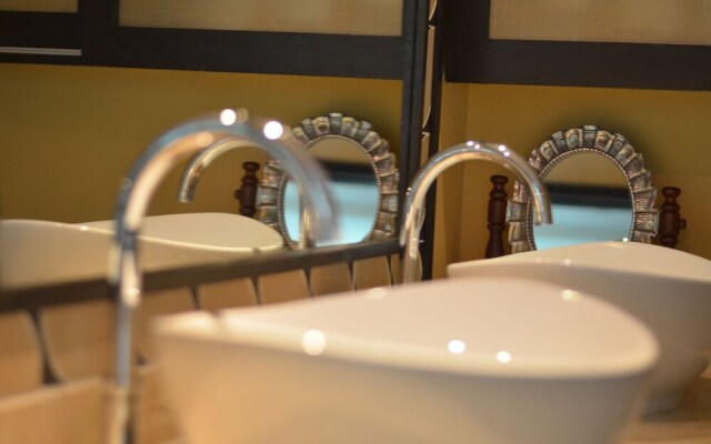 Lotus-7 by Playa District