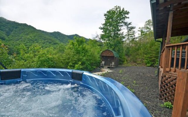 Above the Ridge 3 Br Cabin by RedAwning