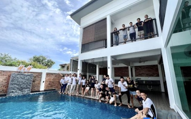 H&H 3 by H&H Leisure Guest House – Pool – Alor Gajah