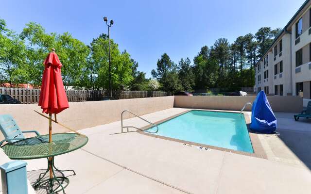 Americas Best Value Inn & Suites Morrow Atlanta