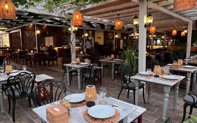 Mimoza Hotel