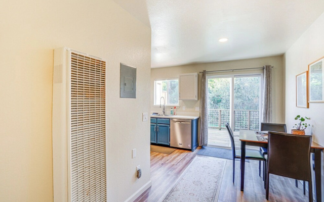 Airy Fortuna Apartment With Deck!