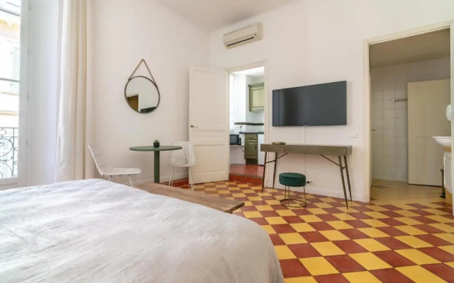 La Guitare 24 - Nice Studio in Center of Cannes, Just Behind Grand Hotel - Hotel in Cannes - Photo 3