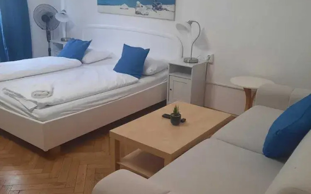 Modern 2BR Apartment Well Connected