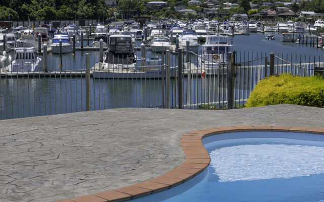 Picton Beachcomber Inn