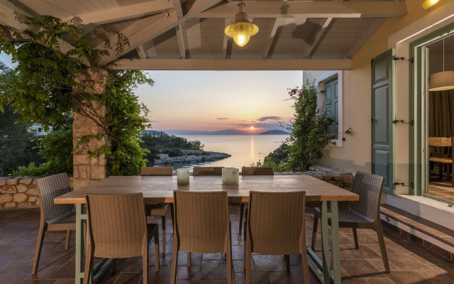 Electra Beachfront Villa