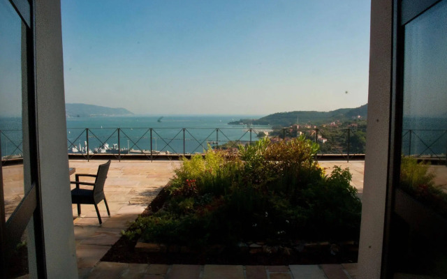 Miramare Apartments & Suites