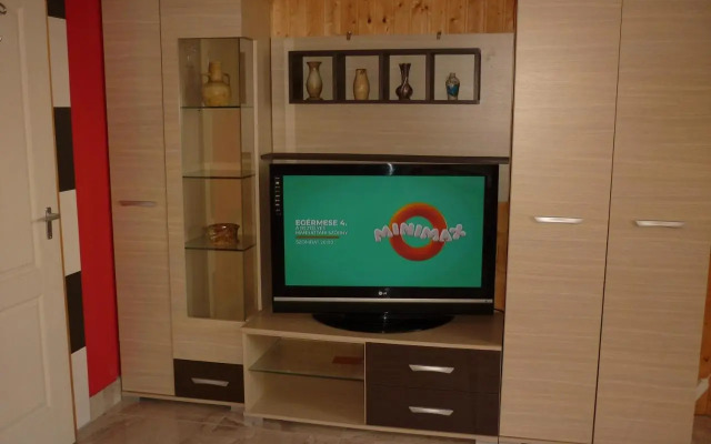 R1 Rolléder Apartman-ház