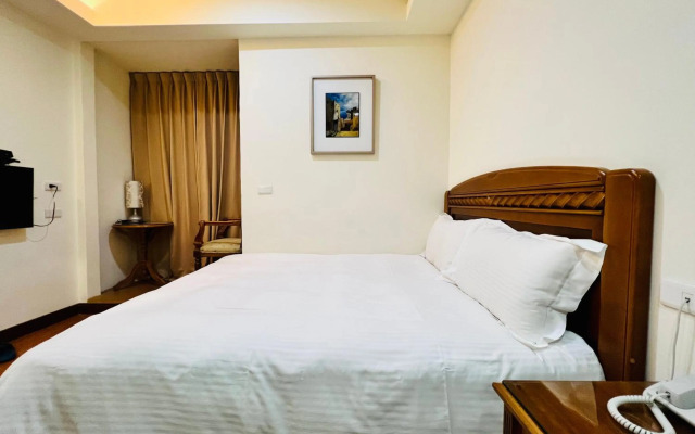 Mucha Hotel