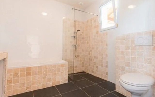 Modern Villa With Large Garden