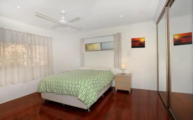 10 Barra Crescent, Coolum Beach