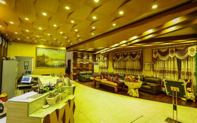 Golden City Light Hotel