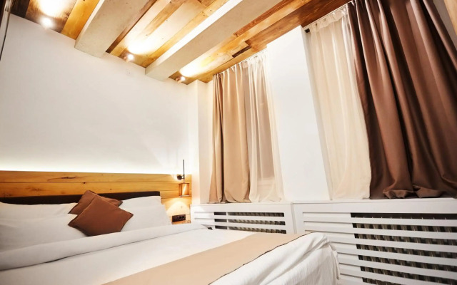 One Luxury Suites