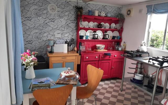 Tregantle Farm Eco Glampsite Super Safari Cabin