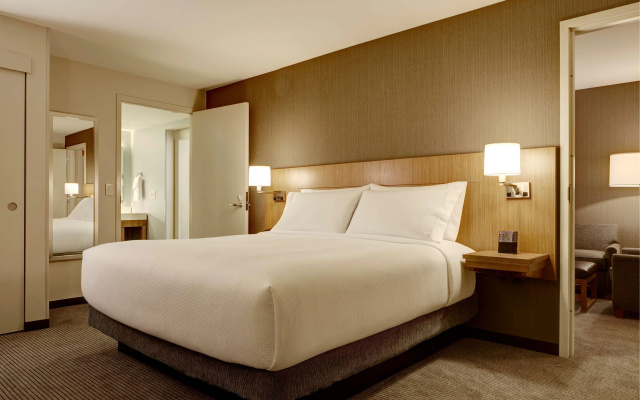 Hyatt Place Madison / Verona
