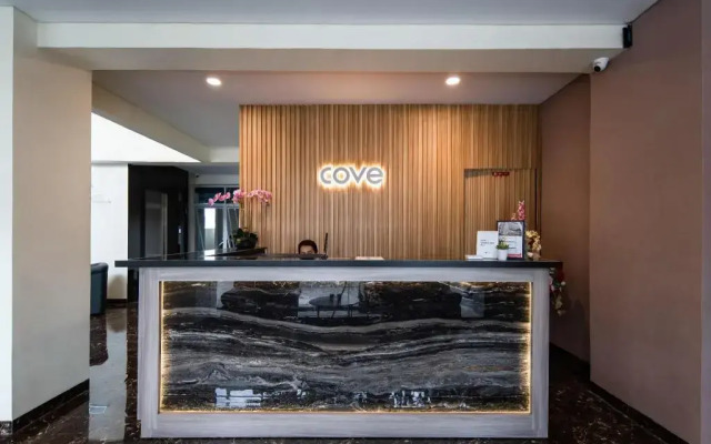 Cove West Inn
