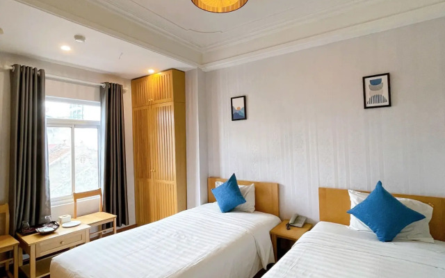 Hanoi Central Park Hotel