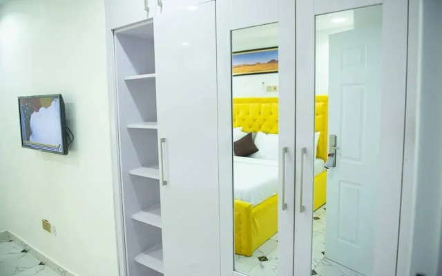 Furnished 3 Bedrooms Apartment With Wifi