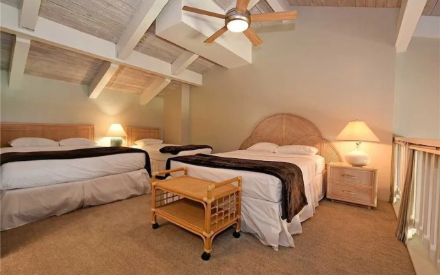 Papakea #c403 3 Bedroom Condo by RedAwning